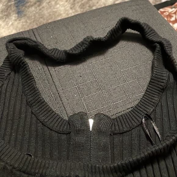 Guess jeans zipper halter crop top.  Size Medium - Picture 11 of 13